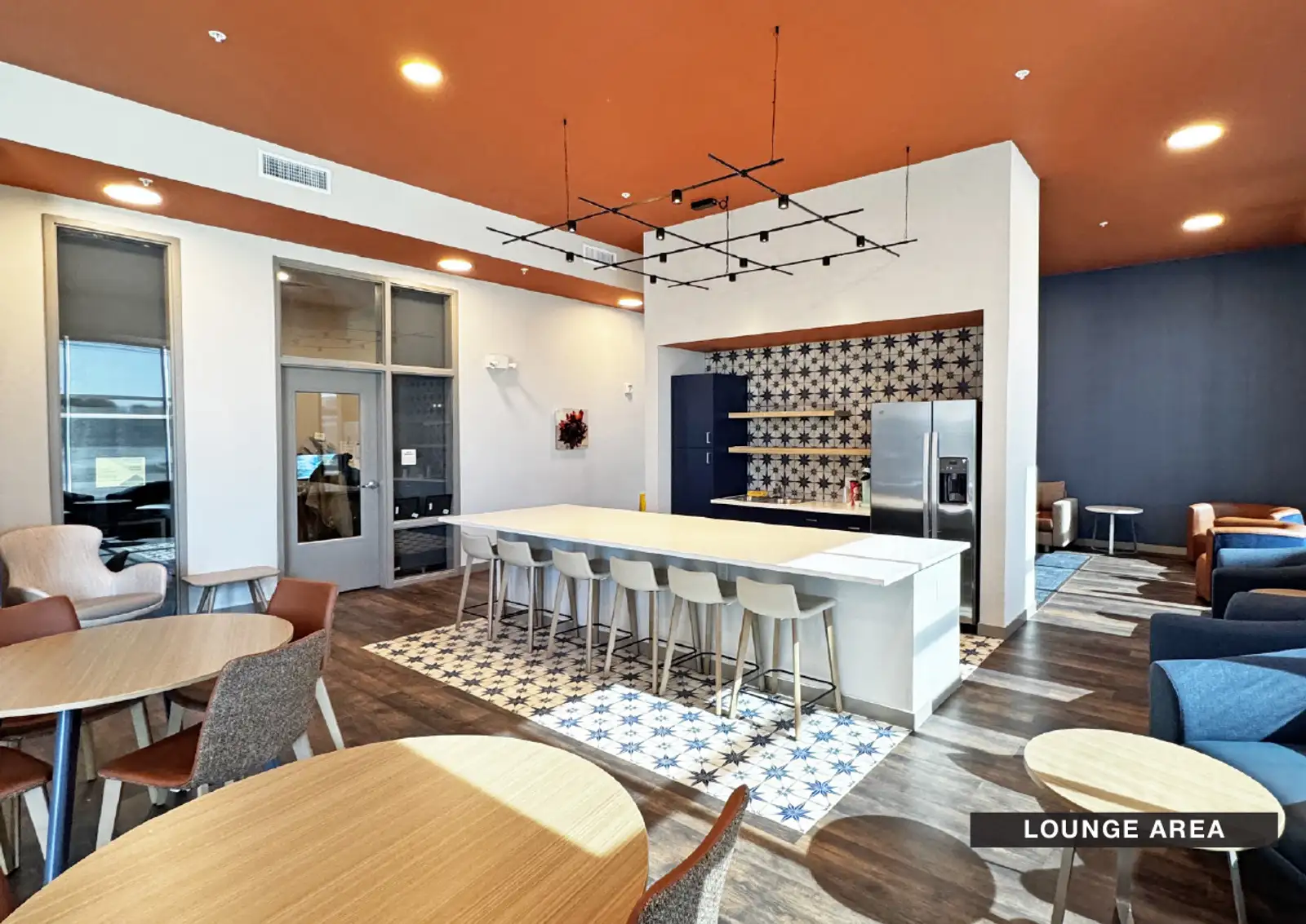 Modern New-Build Live/Work Suites image 11