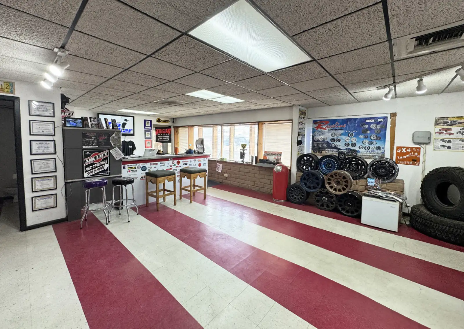High-Clearance Industrial Shop image 7