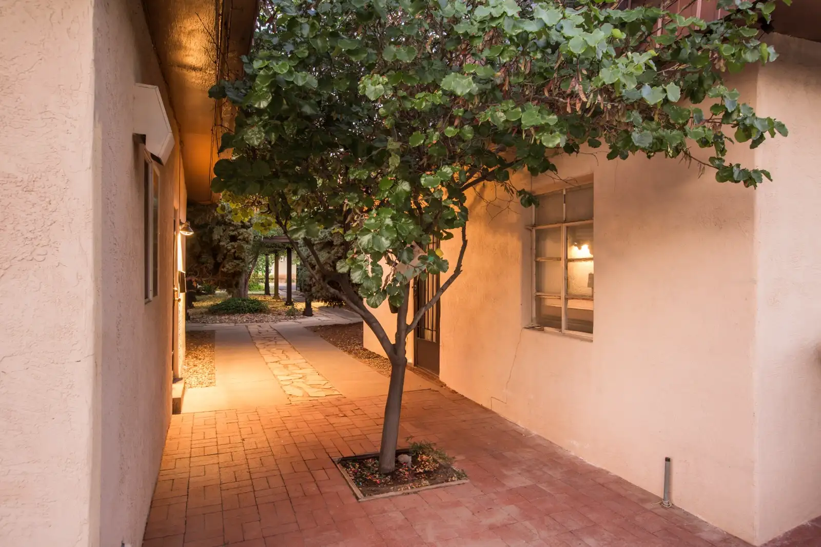 533 Valencia Dr SE image 8