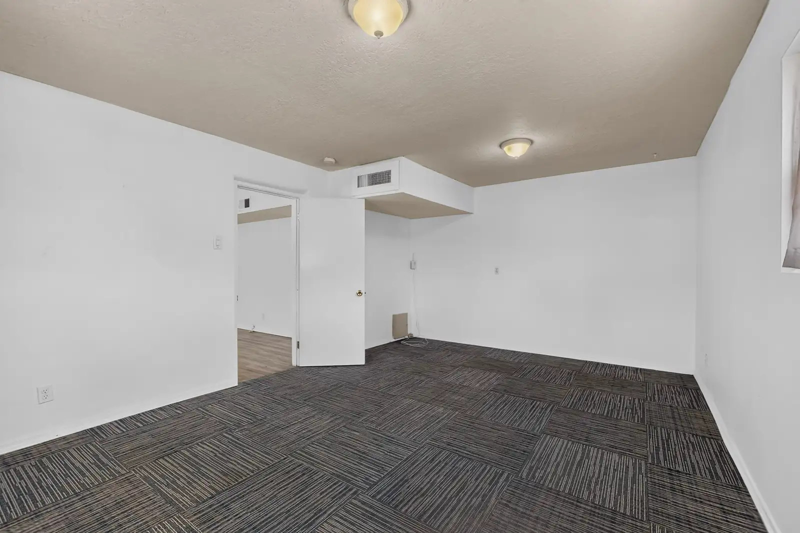FREE STANDING PROFESSIONAL OFFICE image 12