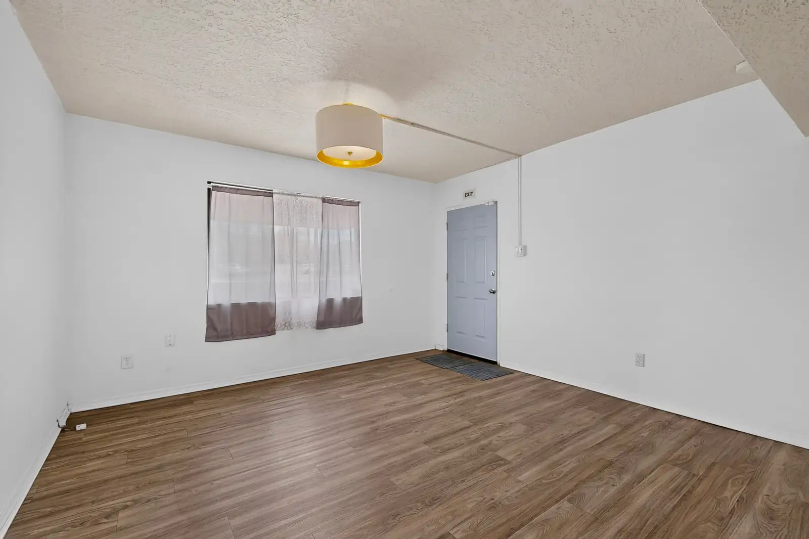FREE STANDING PROFESSIONAL OFFICE image 4