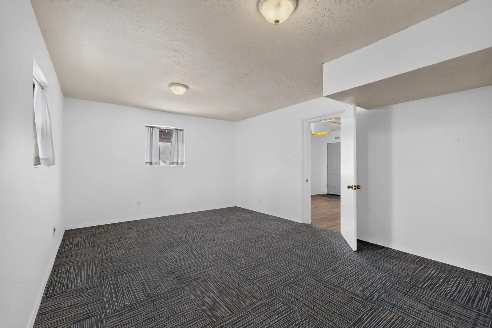 FREE STANDING PROFESSIONAL OFFICE image 11