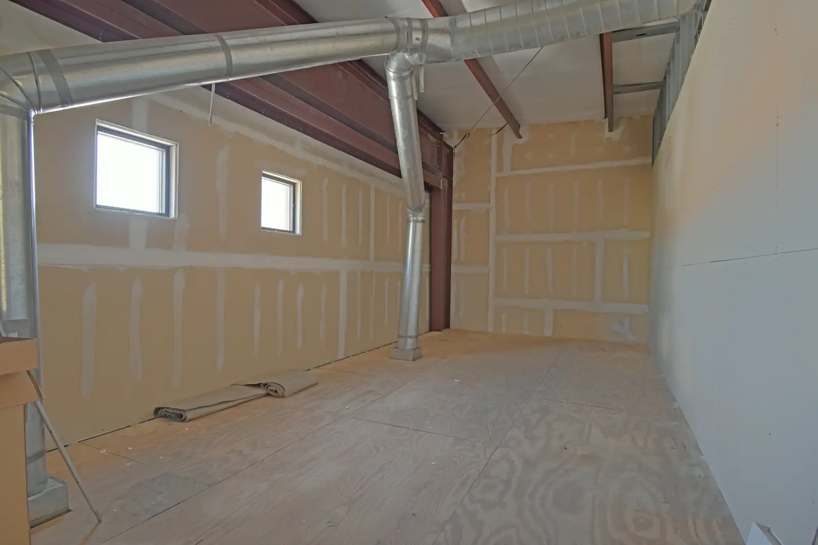 Office/Warehouse image 9