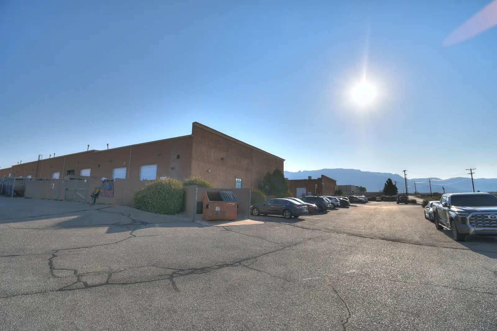 Office/Warehouse image 16