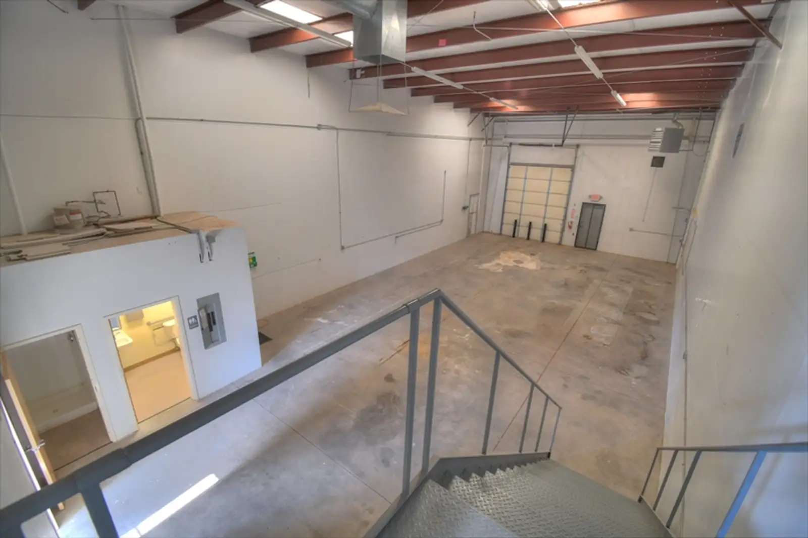 Office/Warehouse image 13