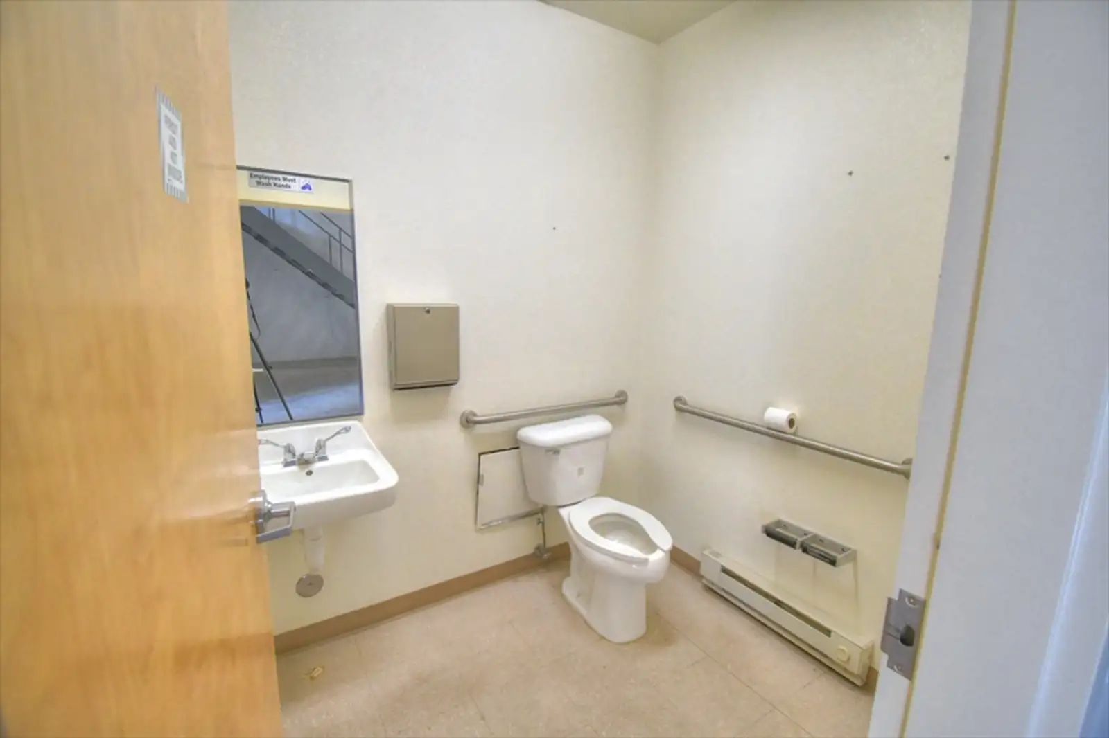 Office/Warehouse image 12
