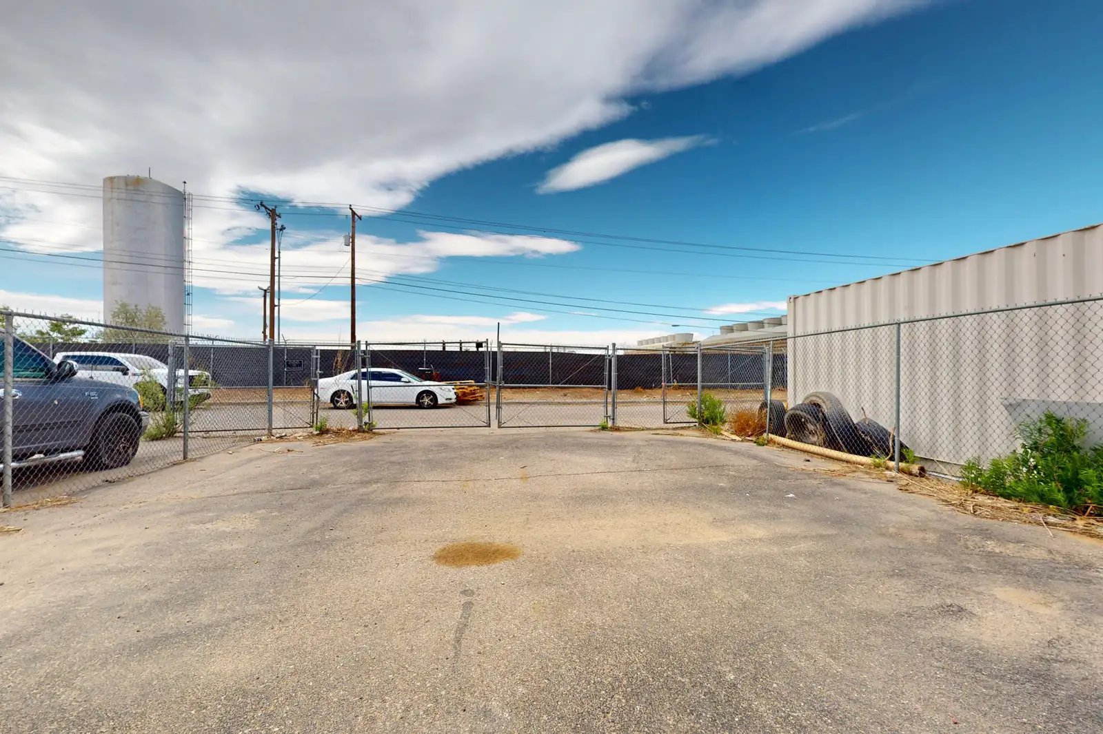 NORTH 125 OFFICE INDUSTRIAL W/ YARD image 28
