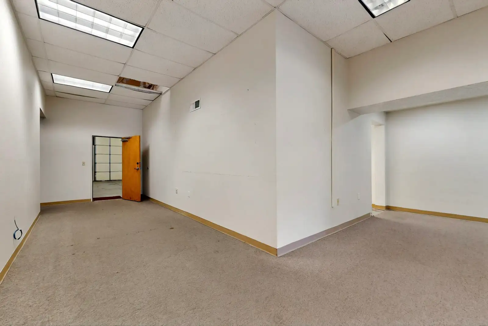 NORTH 125 OFFICE INDUSTRIAL W/ YARD image 16
