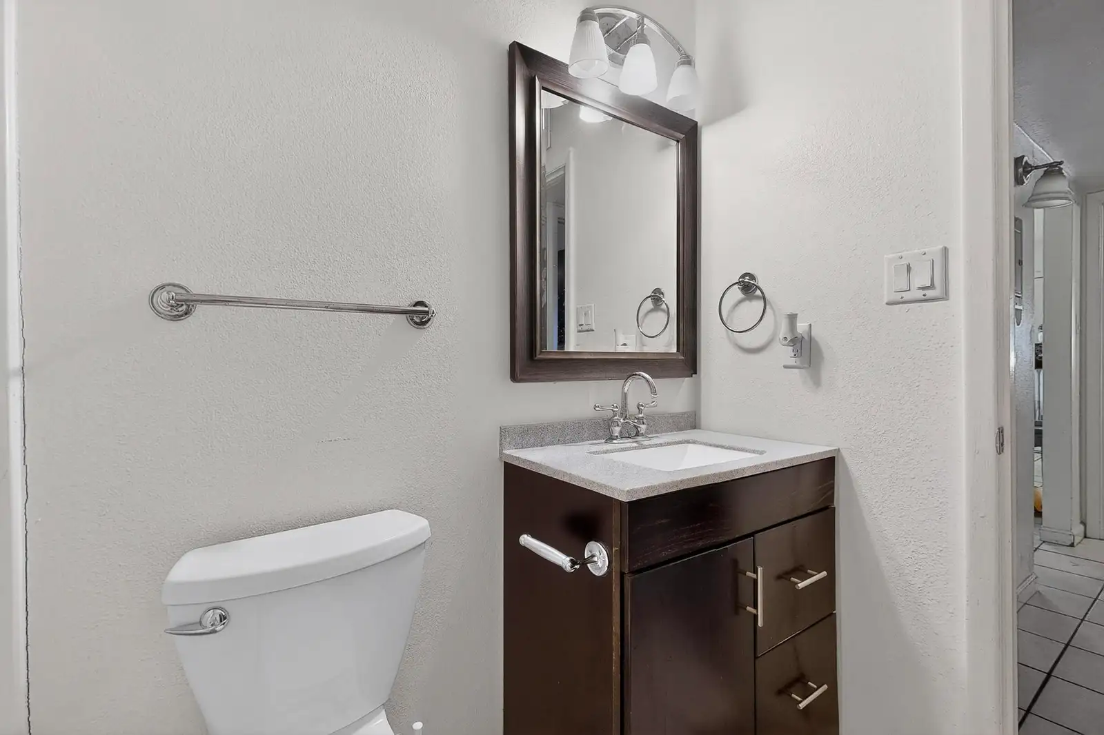 1029 Sage St image 5
