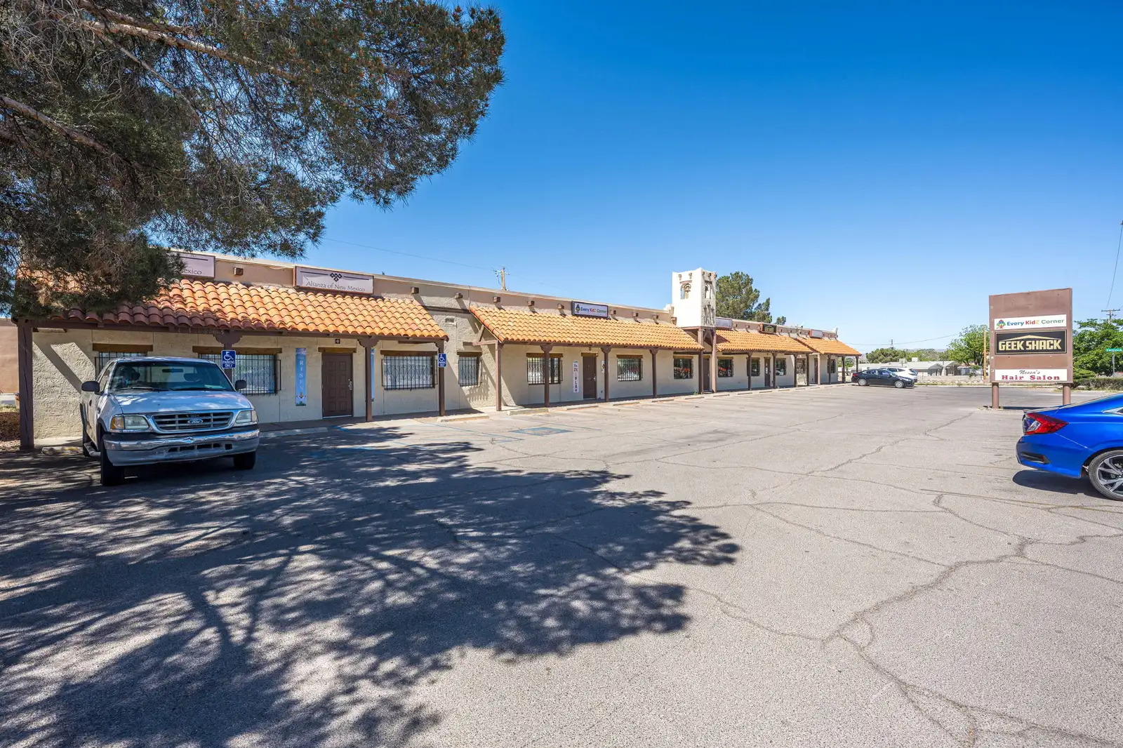 1615 N Solano Dr image 7