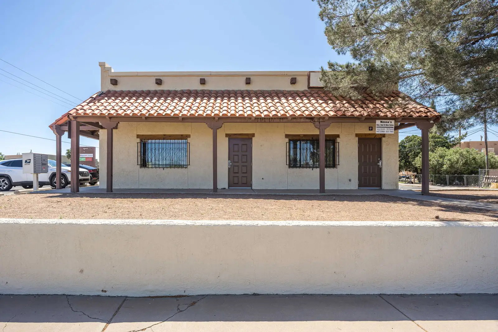 1615 N Solano Dr image 10