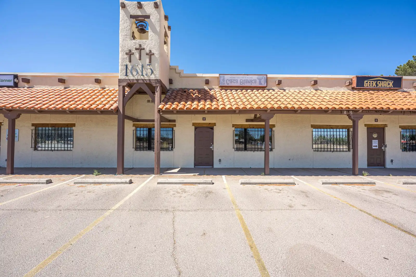 1615 N Solano Dr image 12