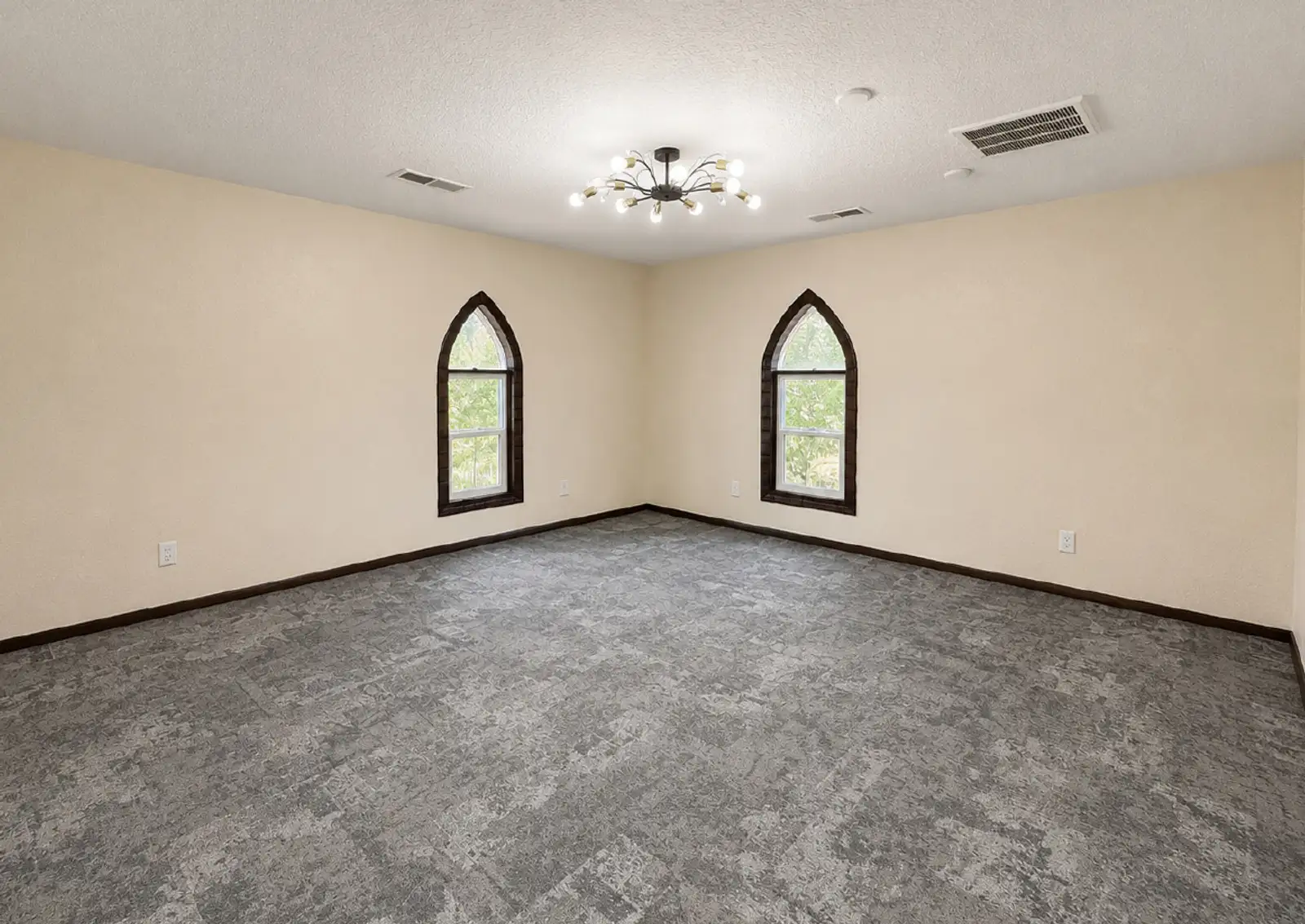Renovated & Affordable NE Heights Office Suites | NEW HVAC image 10