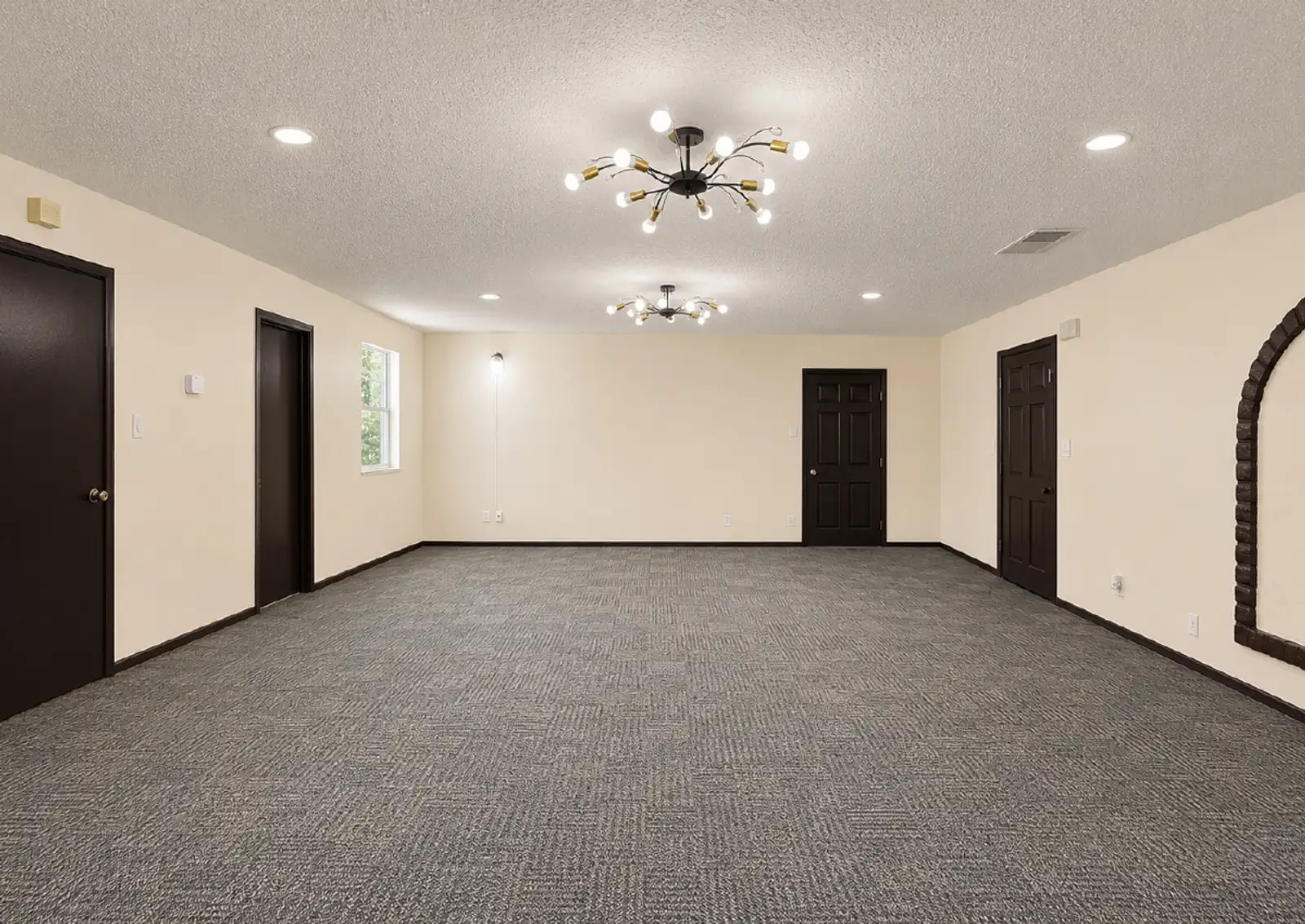 Renovated & Affordable NE Heights Office Suites | NEW HVAC image 6