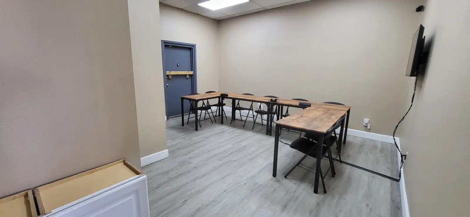 Professional Executive Suites for Lease | 3314 East Highway 66 image 4