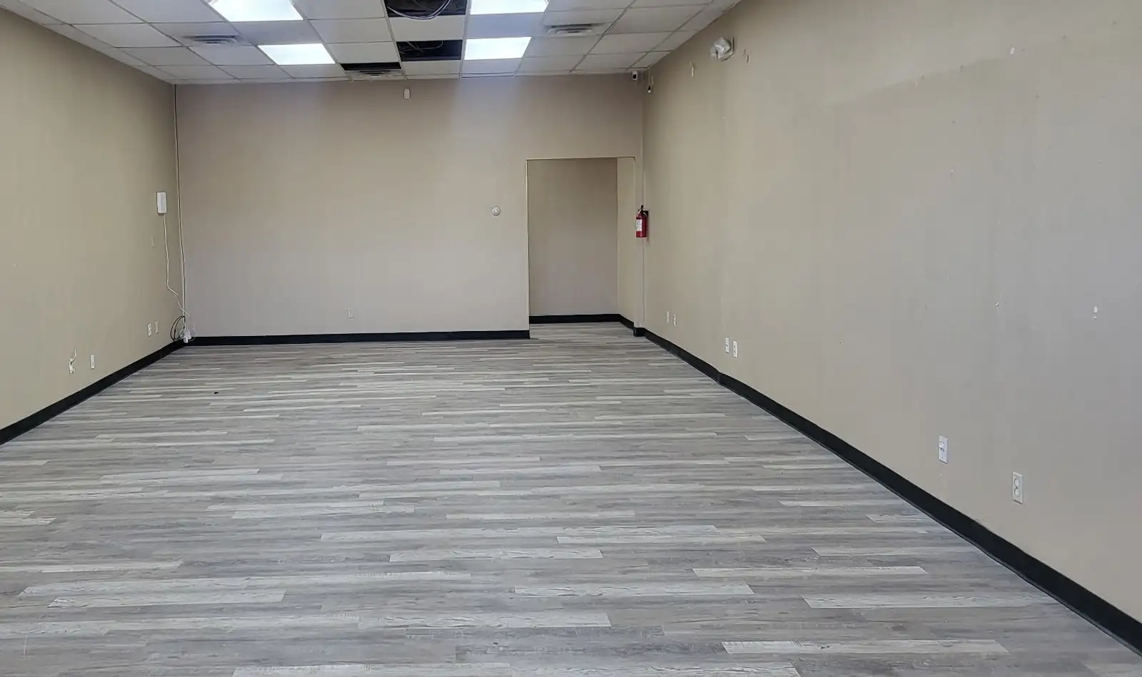 Professional Executive Suites for Lease | 3314 East Highway 66 image 5