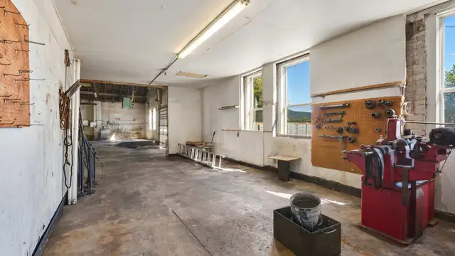 View image 31