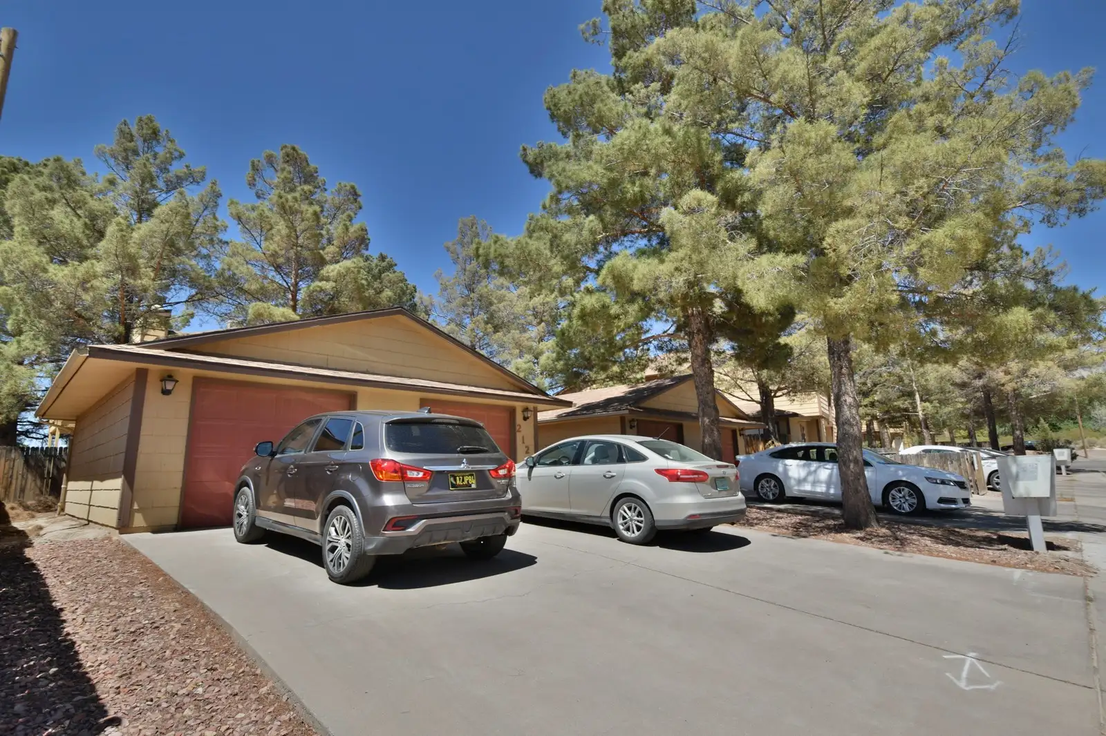 The Pines Apartments image 4
