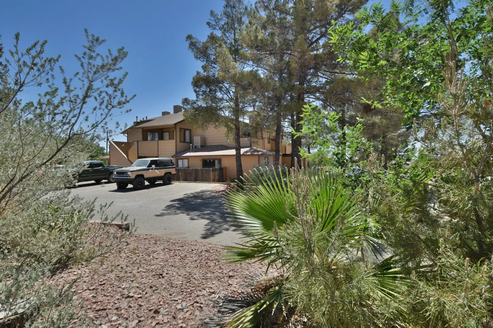 The Pines Apartments image 27