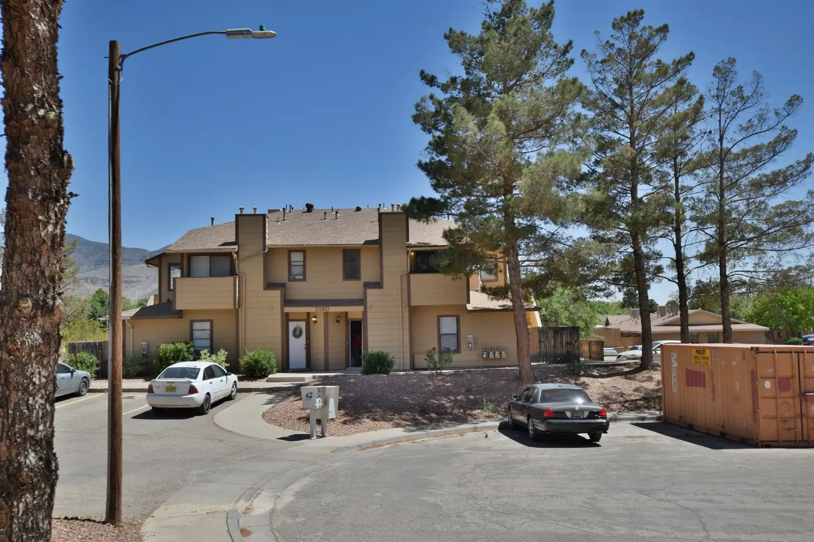 The Pines Apartments image 11