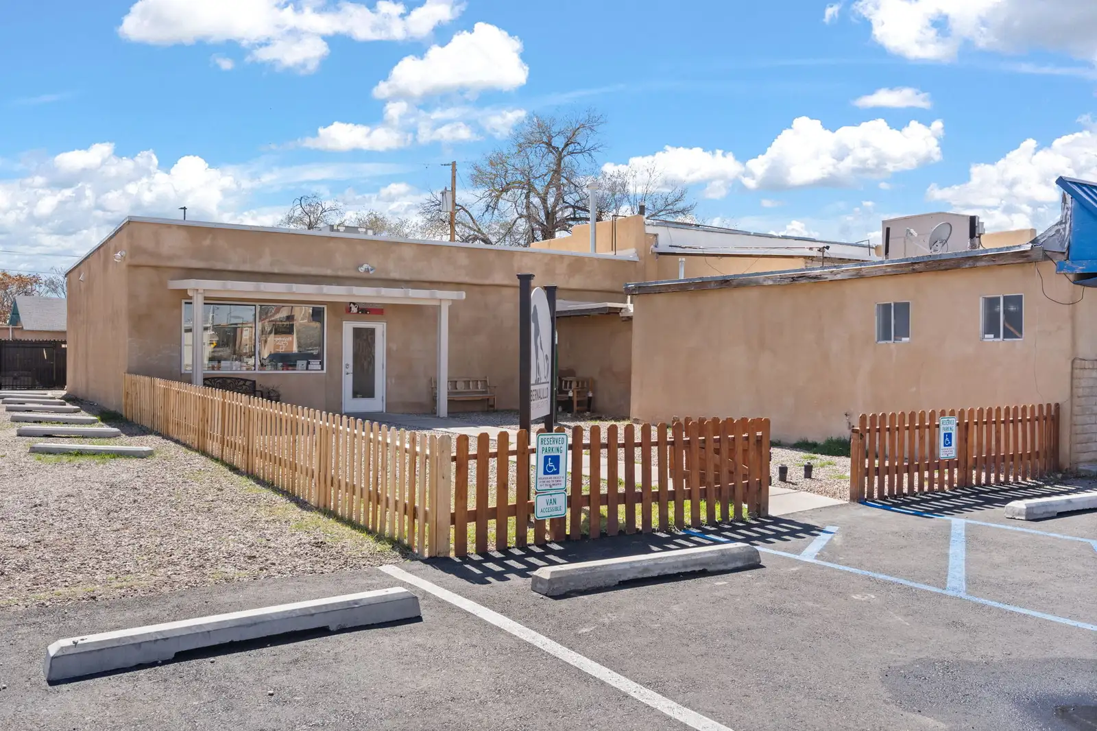 812 S Camino Del Pueblo Associate