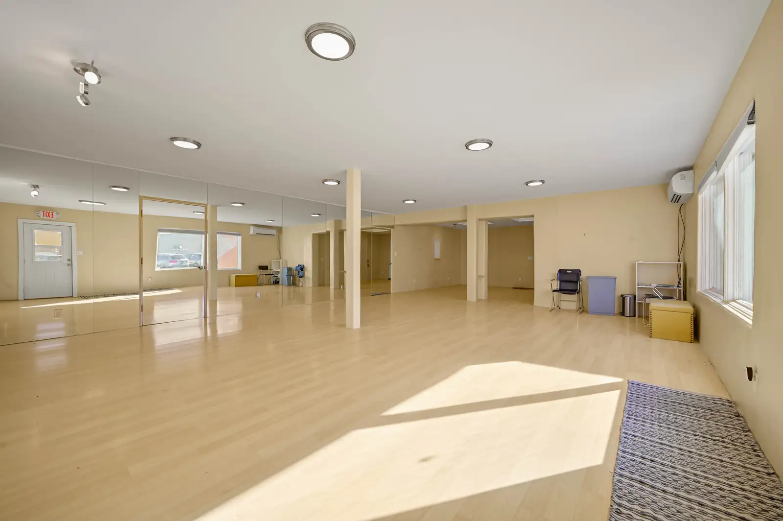501 Franklin Ave image 36