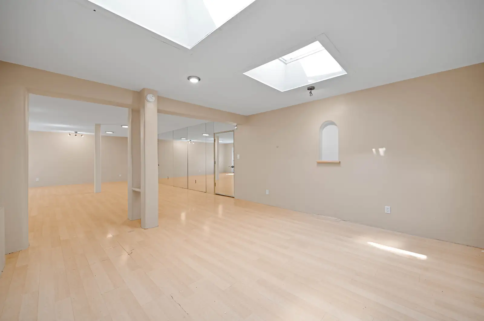 501 Franklin Ave image 35