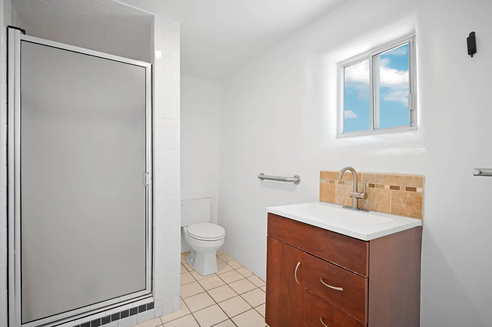 501 Franklin Ave image 16