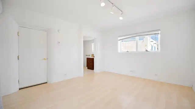 View image 12