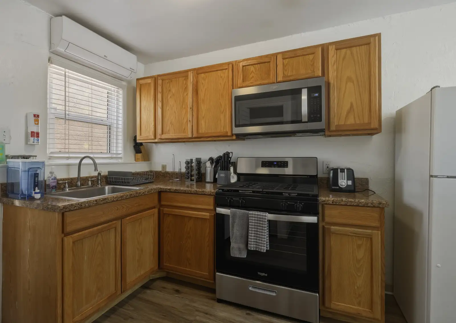 205 Stanford Dr SE image 13