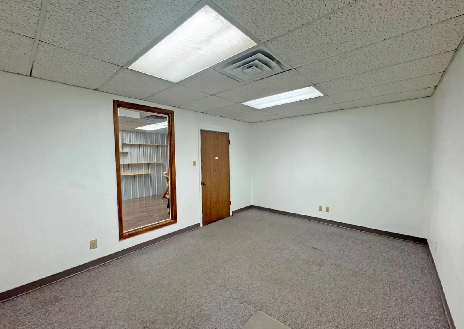 Office/Warehouse Space image 5