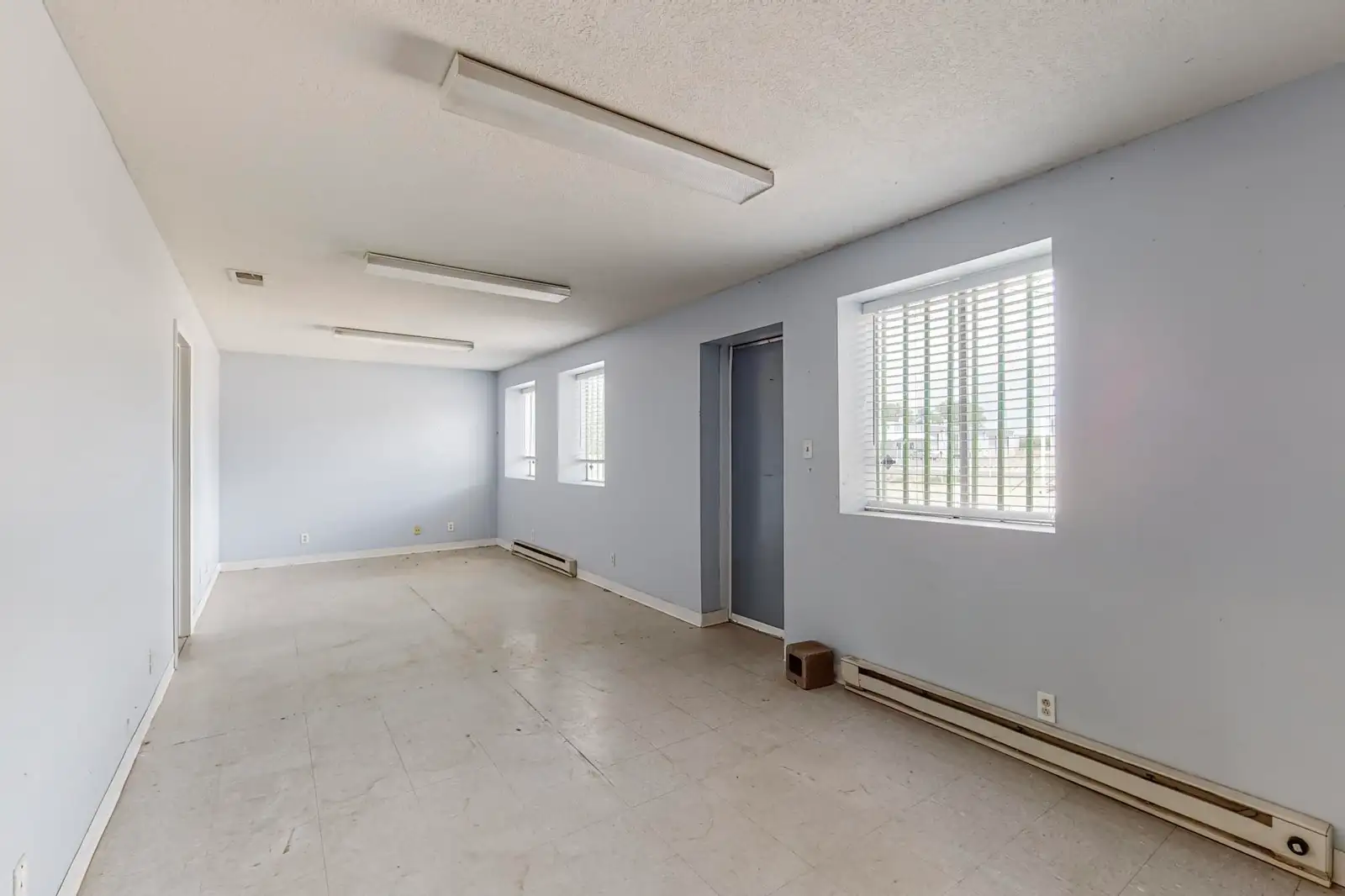 2000 SF Flex Warehouse in Los Lunas image 8