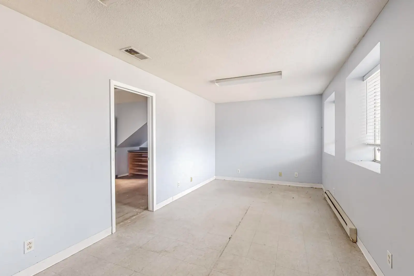 2000 SF Flex Warehouse in Los Lunas image 7