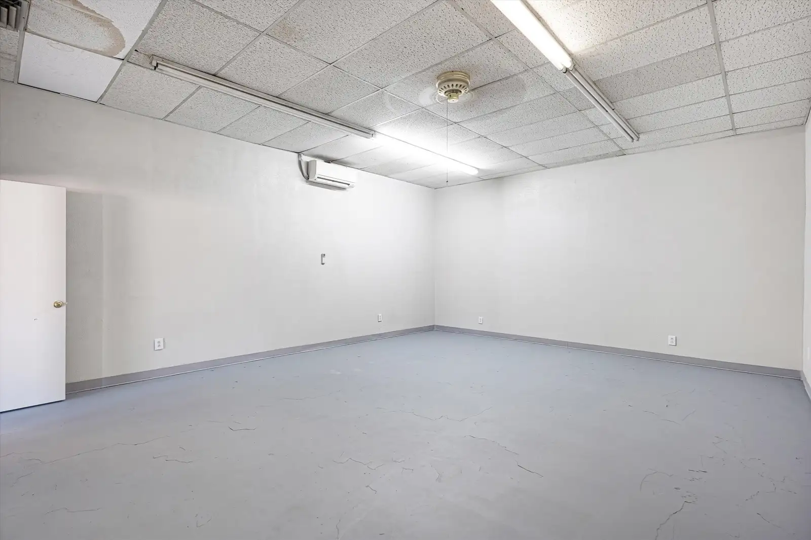 PRIME COMMERCIAL RETAIL / OFFICE / WAREHOUSE image 101