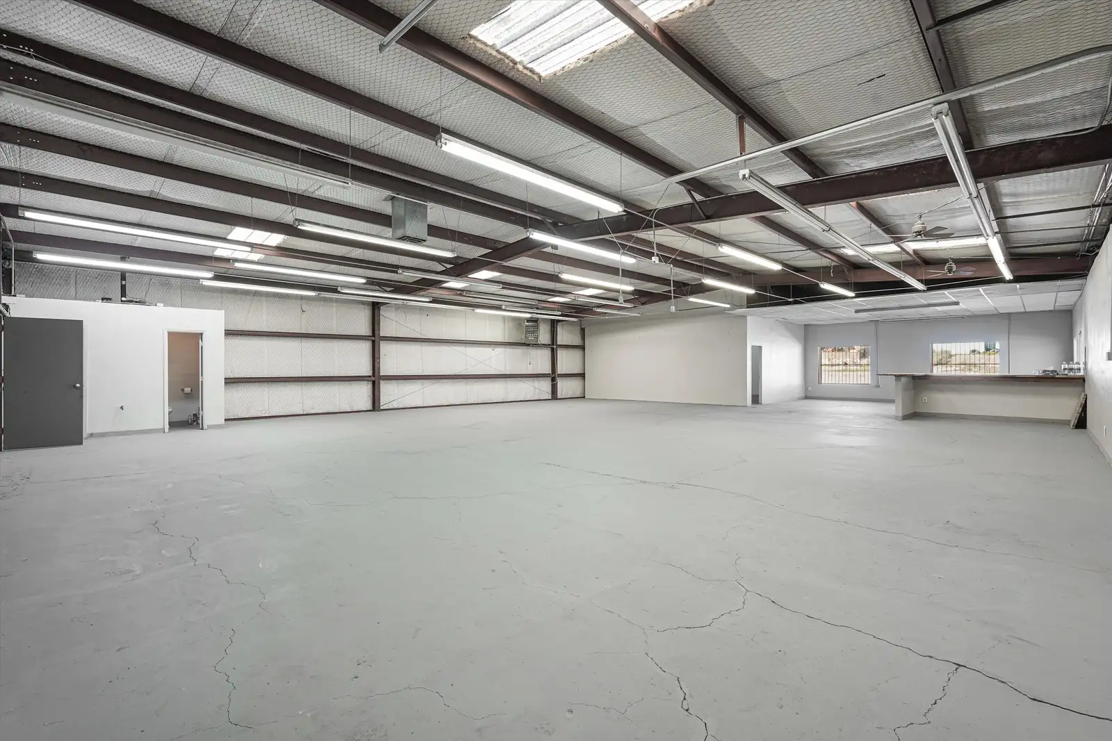 PRIME COMMERCIAL RETAIL / OFFICE / WAREHOUSE image 98