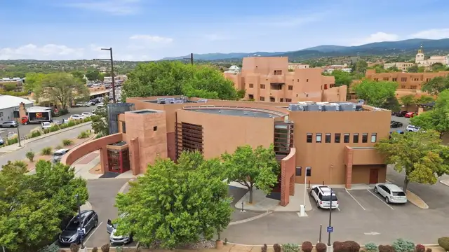 UPSCALE SANTA FE OFFICES IN PRIME LOCATION listing image
