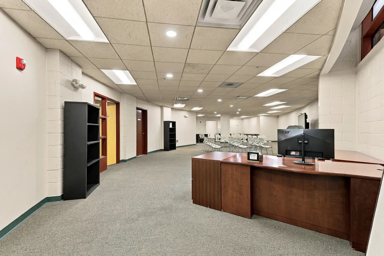 UPSCALE SANTA FE OFFICES IN PRIME LOCATION image 18