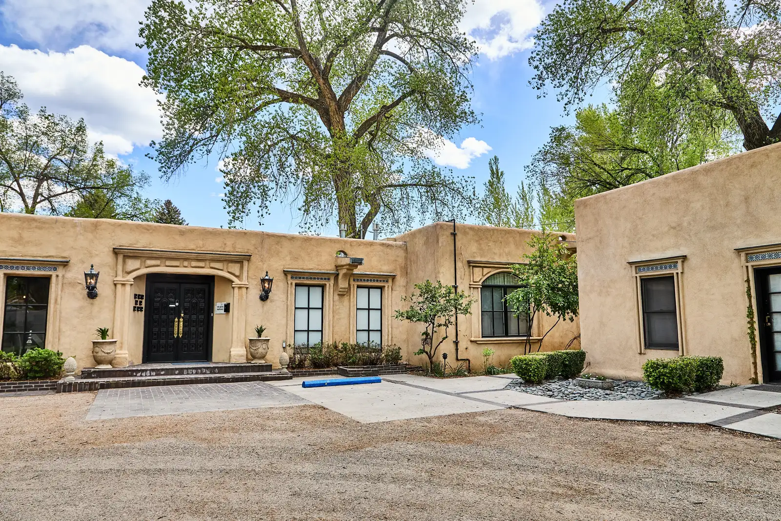 405 Cordoba Ln image 2