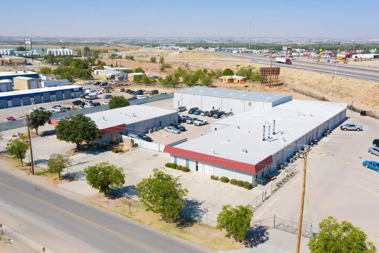 SECURE, FLEXIBLE & WELL DESIGNED MULTIPLE BUILDING LOCATION! image 1
