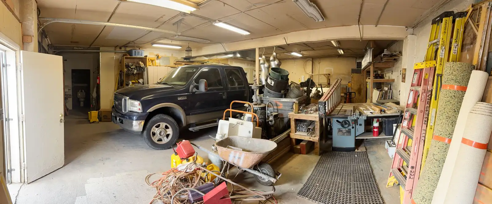 Flex Property with Secured Yard image 6