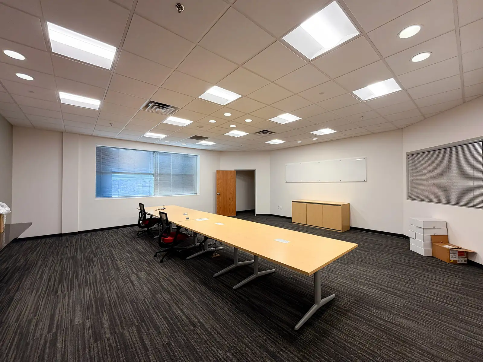 State-of-the-Art, Modern Office Building image 4