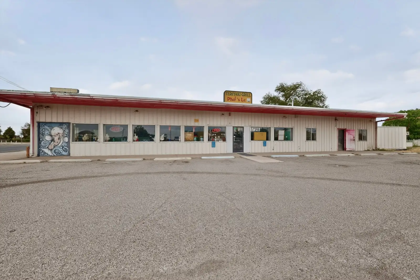 724 N Main St image 6