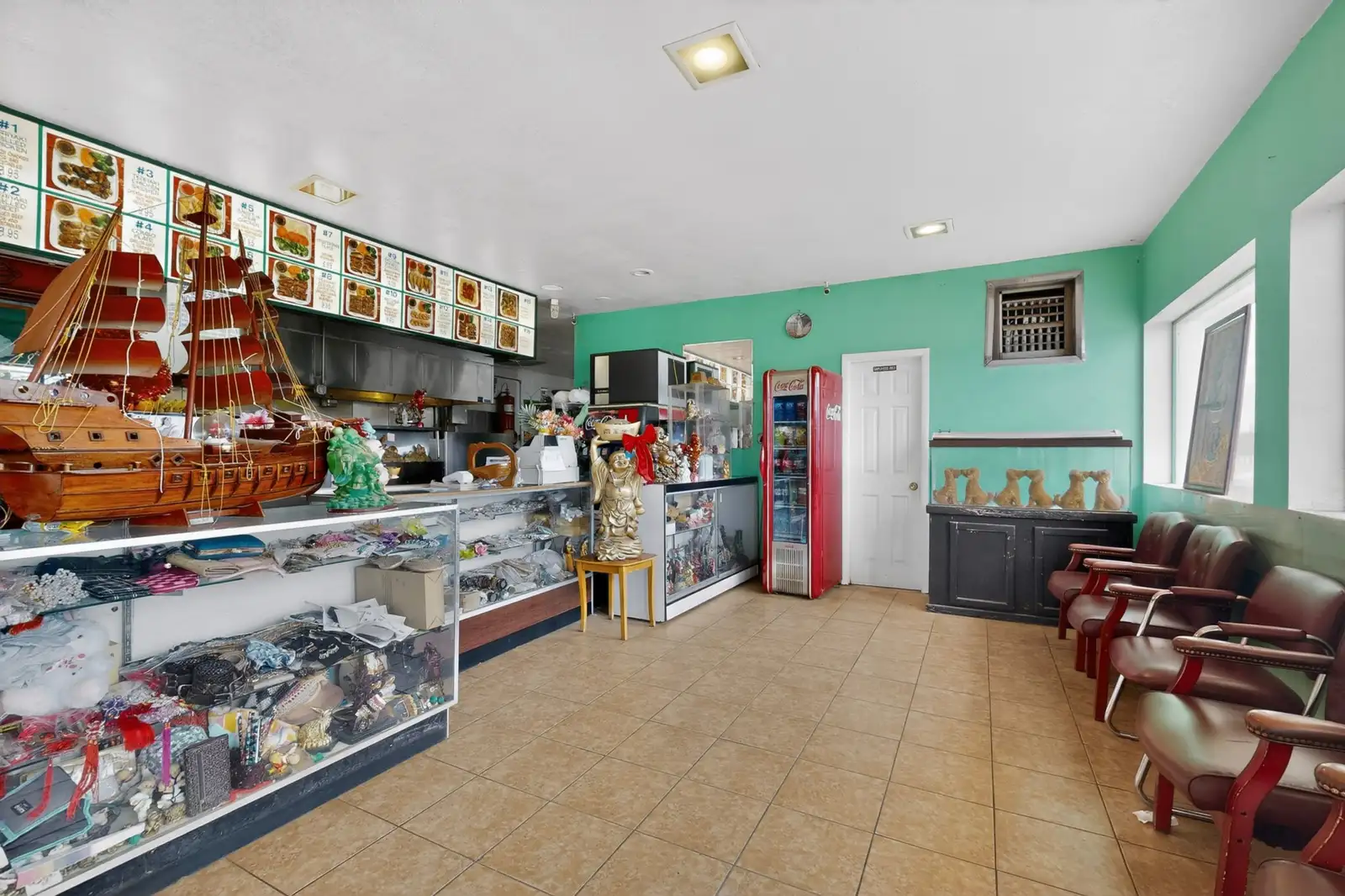 724 N Main St image 9