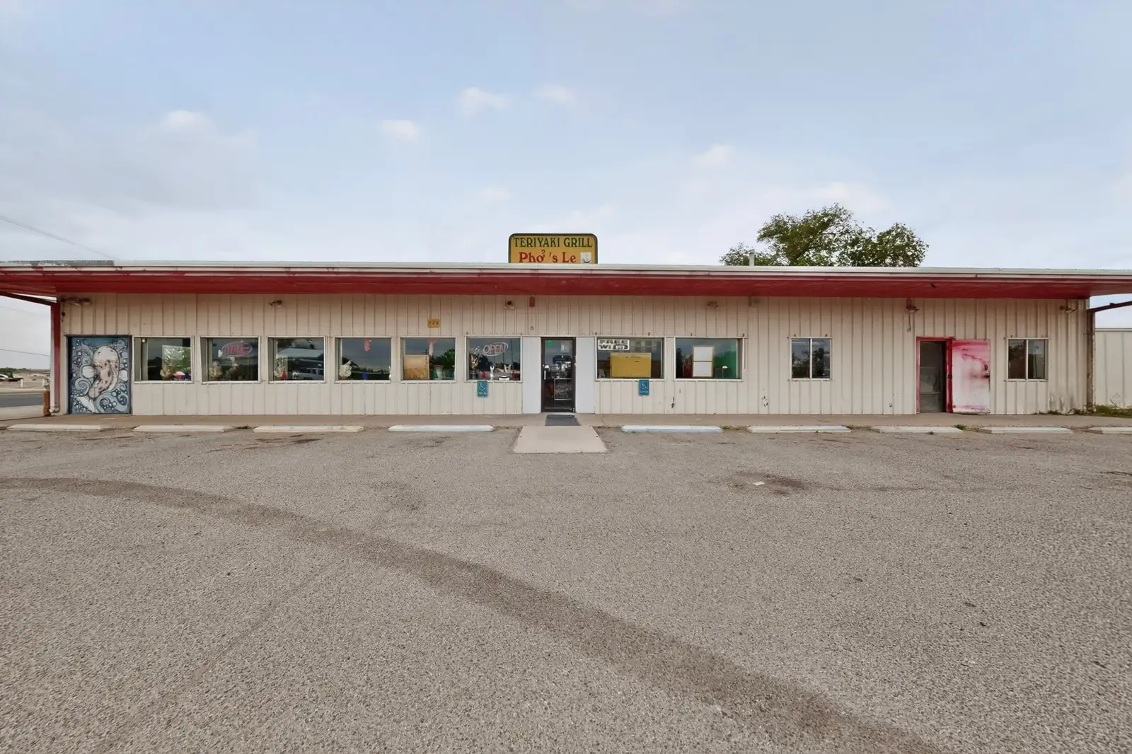724 N Main St image 7