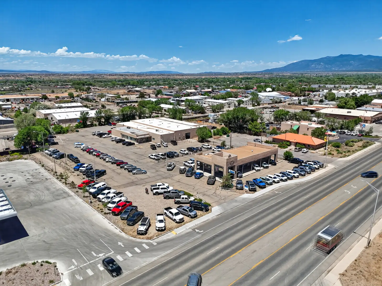 1040 Paseo Del Pueblo Sur image 1