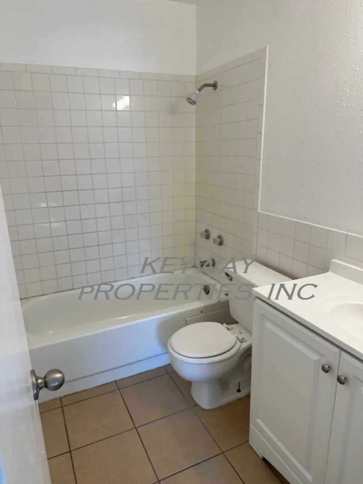 1200 Edith Blvd SE image 2