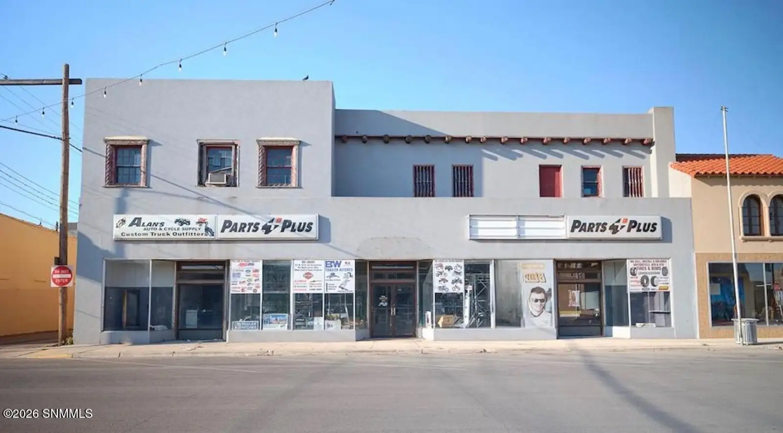 215 W Fox St image 1