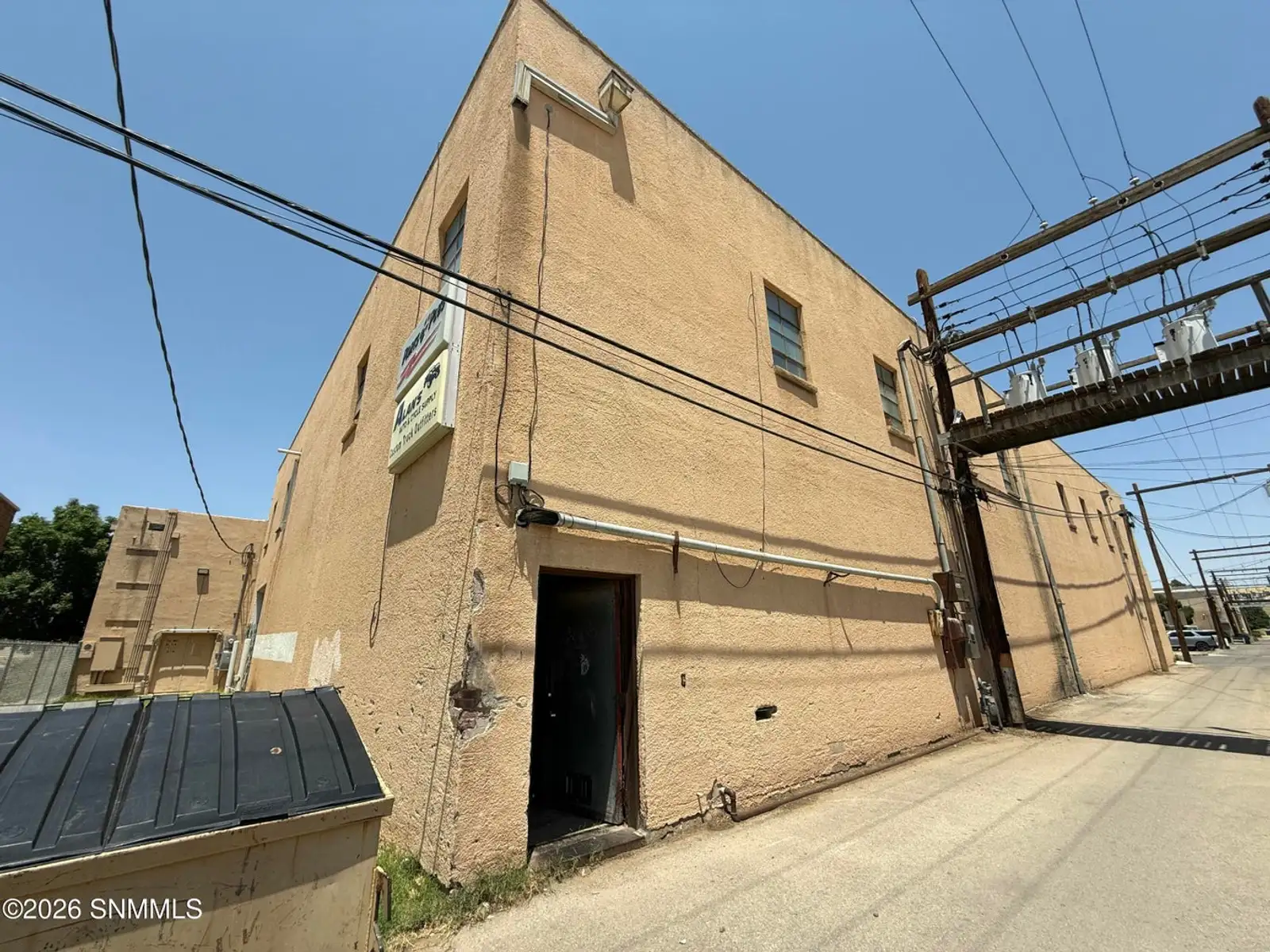 215 W Fox St image 5