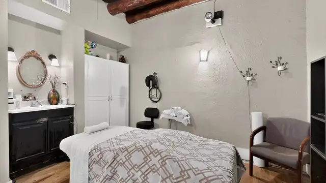 View image 12