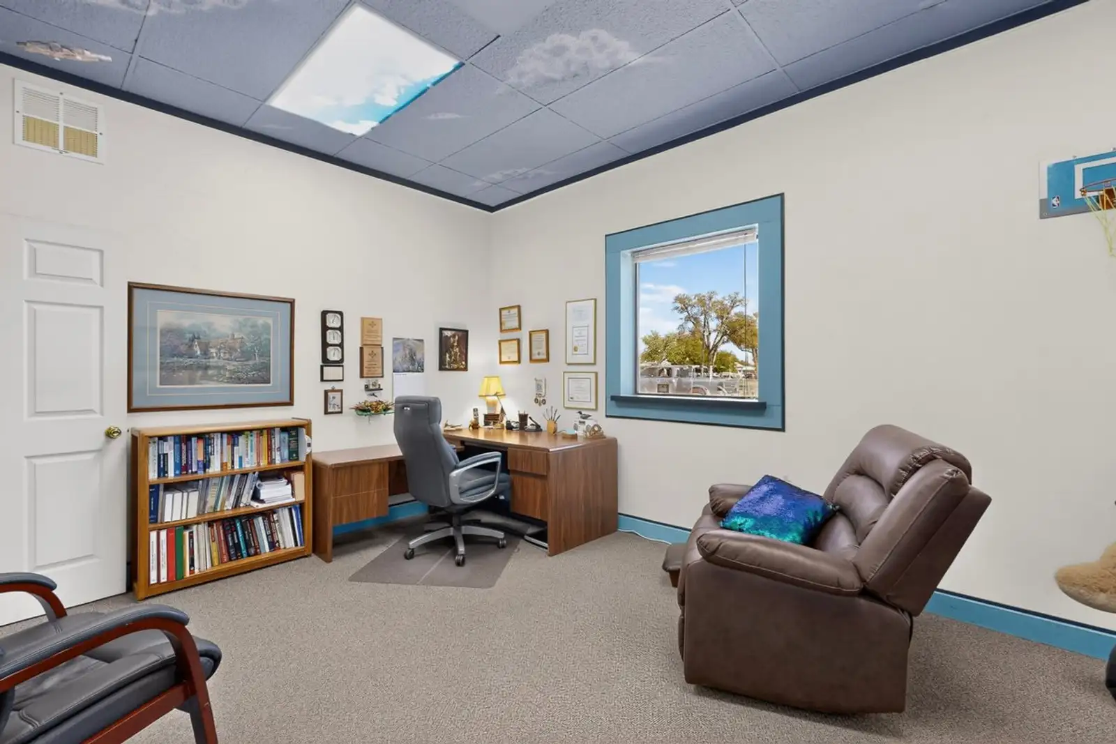 315 W Reinken Ave image 18